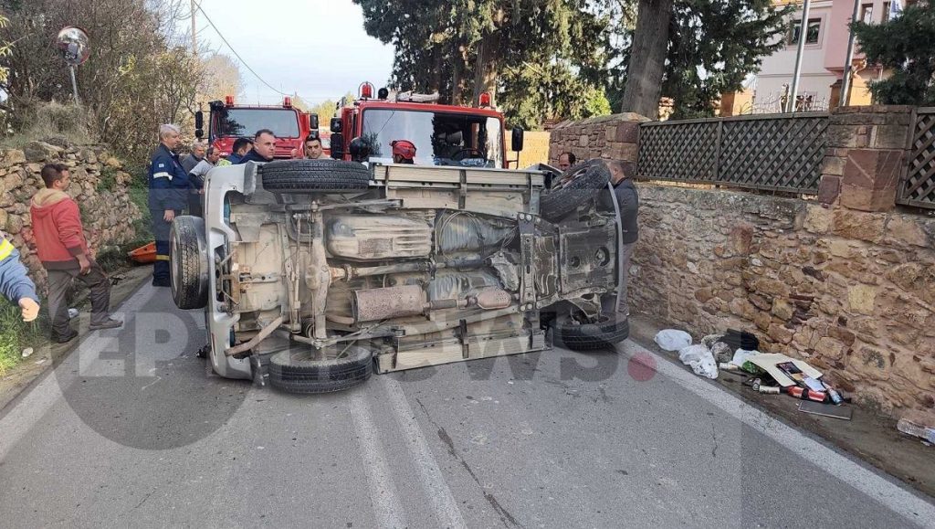 Χίος: Απεγκλωβισμός οδηγού που οδηγούσε με γύψο στο πόδι, μετά από τροχαίο