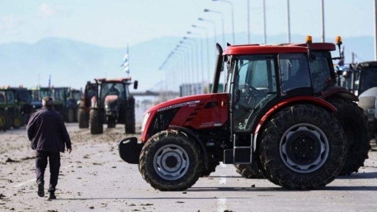 Θεσσαλονίκη: Έκκληση της Ένωσης Τουριστικών Γραφείων για ελεύθερη διέλευση τουριστικών λεωφορείων από τα μπλόκα των αγροτών
