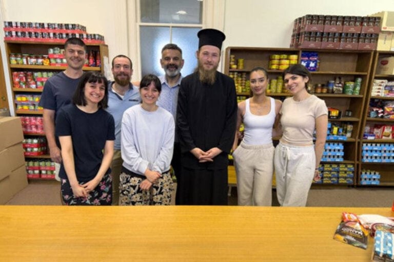 Βικτώρια: “Δέματα αγάπης” για τα Χριστούγεννα από το Ελληνικό Κέντρο Πρόνοιας