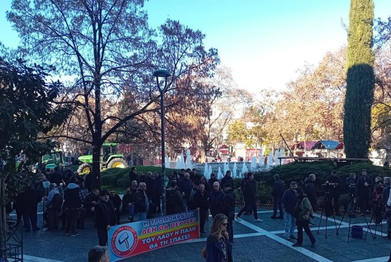 Άρχισε η δίκη με κατηγορούμενους δυο αγρότες για τα επεισόδια στο μπλόκο της Νίκαιας