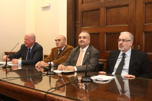 Οι αγρότες έκλεισαν τα Τέμπη για τα φορτηγά – Η αστυνομία απαγόρευσε τη διέλευση όλων των οχημάτων