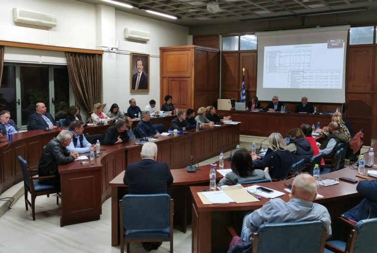 Δήμος Τρικκαίων: Διαμαρτυρία για τις ελλείψεις στη χρηματοδότηση για τη σχολική στέγη