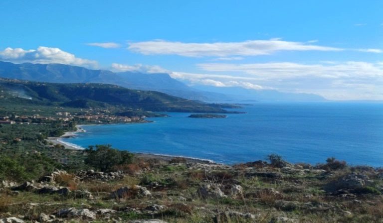 Καλαμάτα: Πεζοπορία στα χωριά της Δυτικής Μάνης με τον Ορειβατικό Σύλλογο