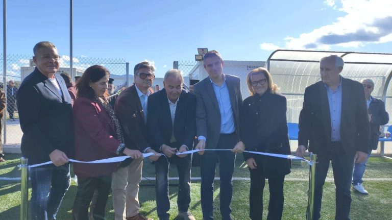 Εγκαινιάστηκε το ανακαινισμένο γήπεδο ποδοσφαίρου στις Αρχαίες Κλεωνές Νεμέας