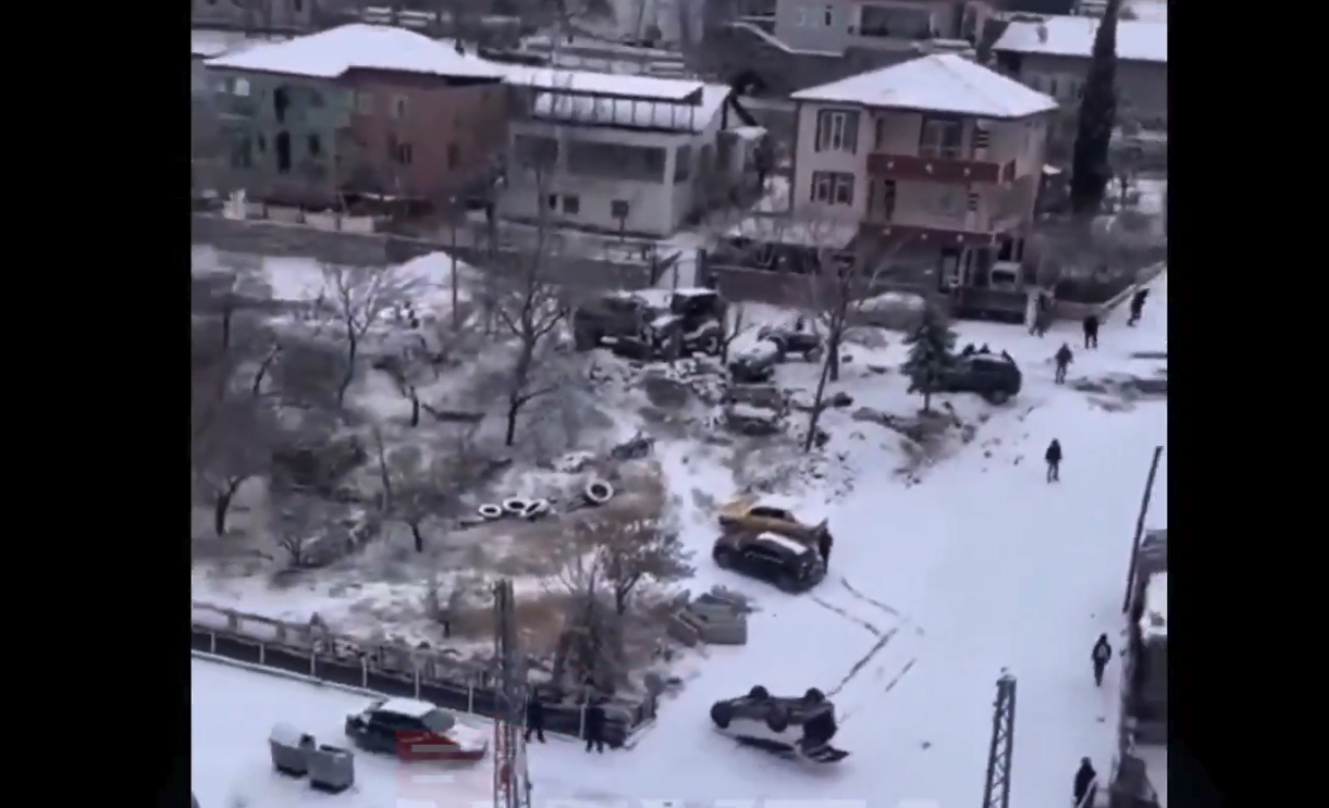 Μάχη με το χιόνι στην Τουρκία