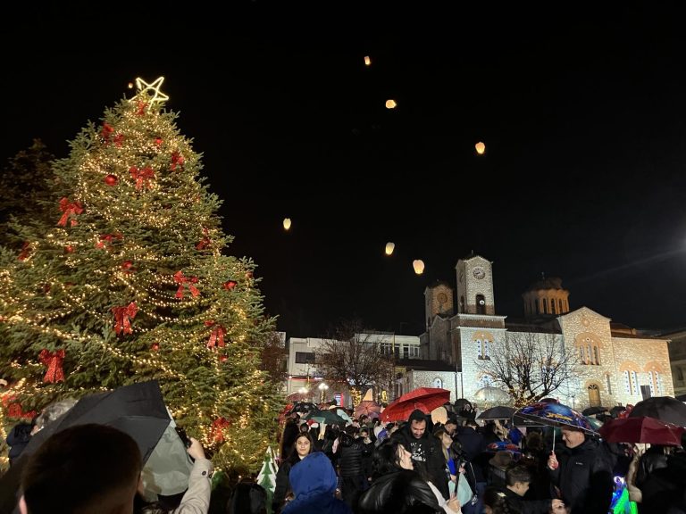 Δήμος Ελασσόνας: Πρεμιέρα Χριστουγεννιάτικων εκδηλώσεων με το άναμμα του δέντρου