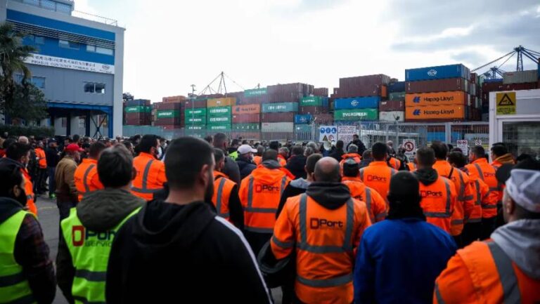 KKE: Διαμορφώνεται η «νέα τρόικα» κυβέρνησης, επιχειρηματικών ομίλων και εργατοπατέρων της ΓΣΕΕ