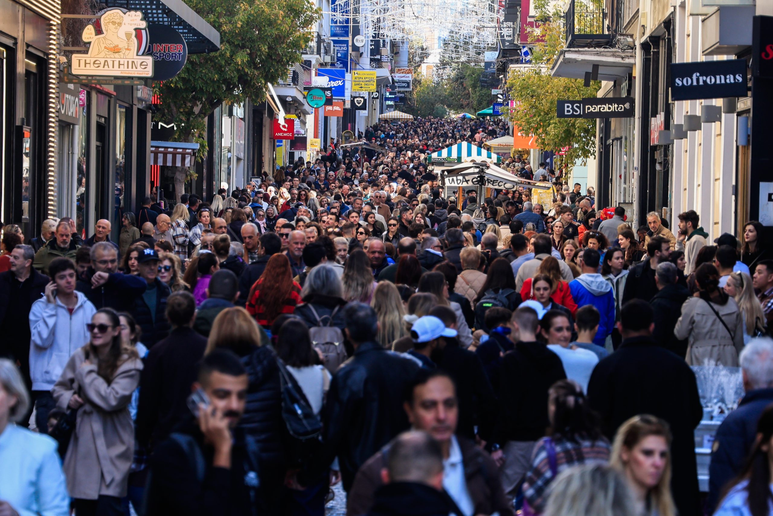 Ποια είναι η πρώτη Κυριακή του Δεκεμβρίου με ανοιχτά μαγαζιά – Δείτε το εορταστικό ωράριο