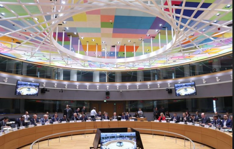 Πιερρακάκης Vs <strong></noscript>Βαν Πέτεγκεμ</strong>: Το απόγευμα θα γνωρίζουμε τον νέο πρόεδρο του Eurogroup