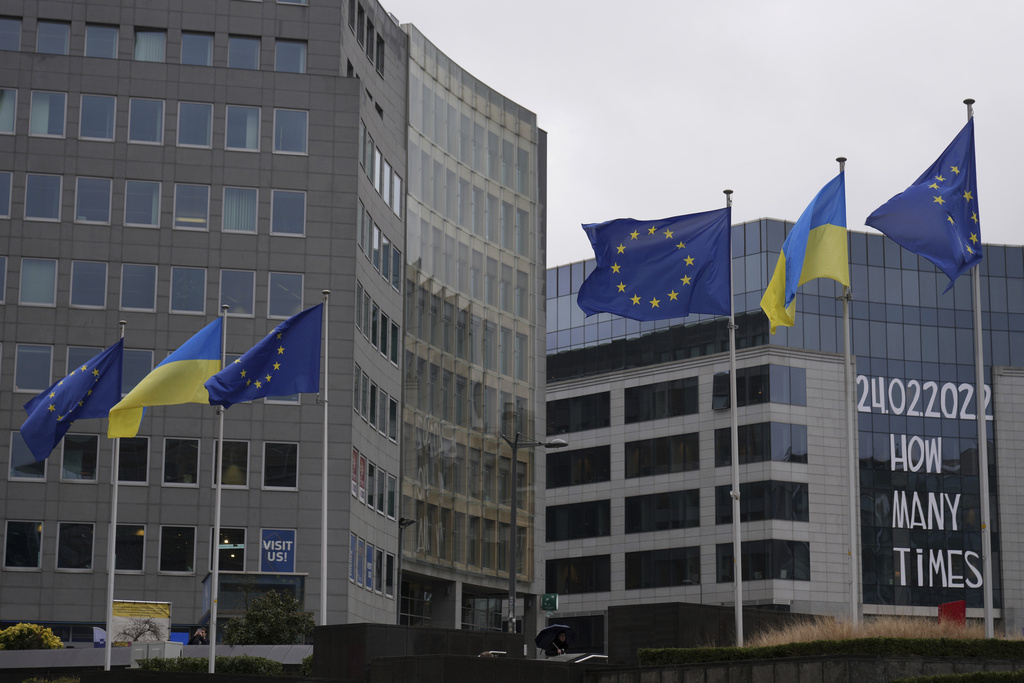 Ζελένσκι στο Βερολίνο για ειρηνευτικές συνομιλίες – Ευρωπαϊκές ανησυχίες για «Δούρειο Ίππο» υπέρ της Ρωσίας στο σχέδιο των ΗΠΑ