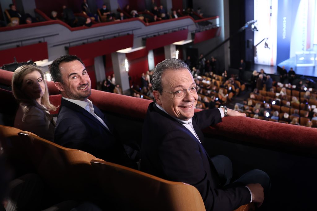 Live η ομιλία του Αλ. Τσίπρα στην επίσημη παρουσίαση του βιβλίου του με τίτλο «Ιθάκη» – «Παρών» στο «Παλλάς» ο νυν και ο πρώην ΣΥΡΙΖΑ