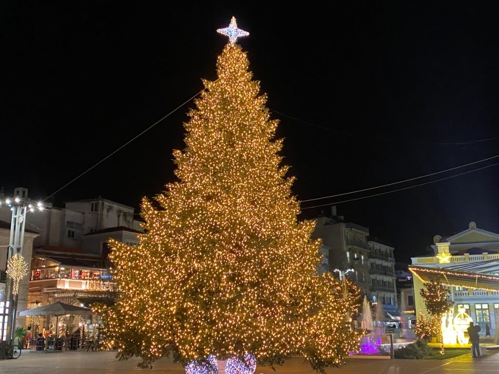 Τρίπολη στολισμένη, εορταστική και χειμωνιάτικη