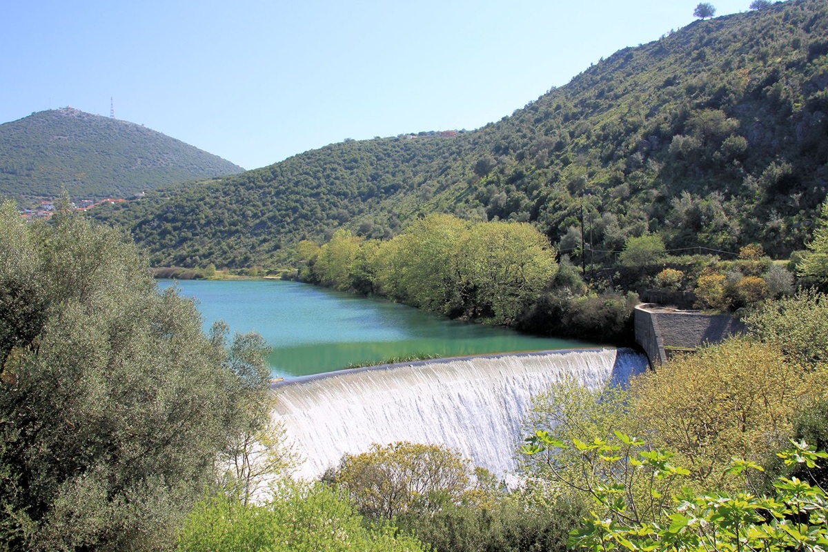 fragma-ston-louro-panoramio
