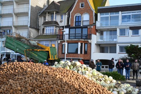 Βίντεο: Drone πάνω από τη Βαρυμπόμπη – Η επόμενη ημέρα μετά την τεράστια καταστροφή που προκάλεσε η πυρκαγιά