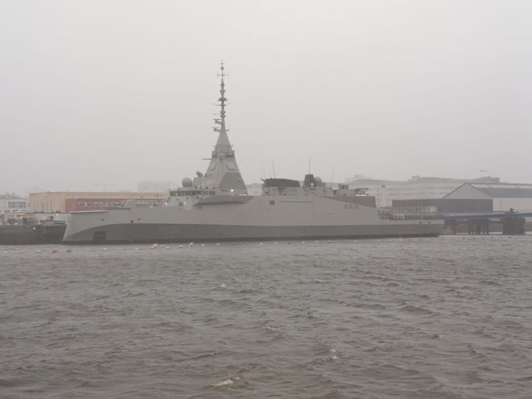 Γαλλία – Live η τελετή ονοματοδοσίας και ύψωσης της ελληνικής σημαίας στη φρεγάτα FDI HN «Κίμων» – Δένδιας: Nέα εποχή για τις Ένοπλες Δυνάμεις