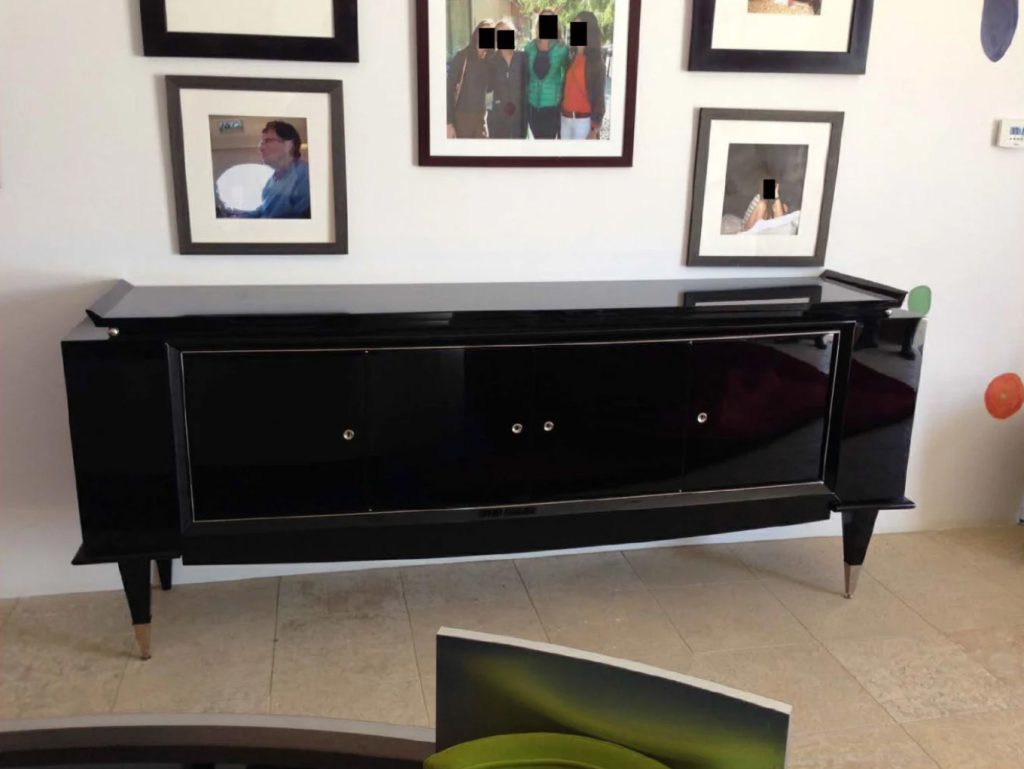 Nέες φωτογραφίες του Έπστιν και των καλεσμένων του: Προφυλακτικά «Τραμπ», Μπιλ Κλίντον, Γούντι Άλεν και πάρτι με γυναίκες