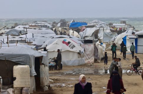 Σε έξαρση εποχικές ιώσεις και γρίπη – Εμβολιασμό για τους ευάλωτους πληθυσμούς συνιστούν οι ειδικοί