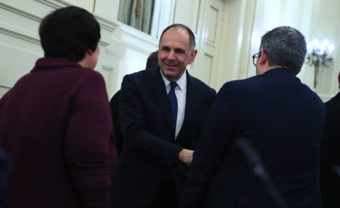 Μπλόκο Μικροθηβών: Καταγγελίες αγροτών για άδειασμα λογαριασμών – Αποφάσεις αύριο στις Σέρρες