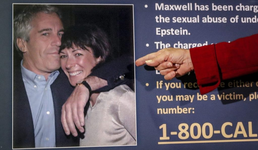 Από τη χλιδή, στο κελί: Βίντεο της Γκισλέιν Μάξγουελ μέσα στη φυλακή, ανάμεσα στα νέα αρχεία Έπστιν