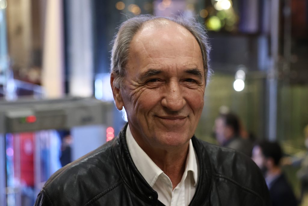 Live η ομιλία του Αλ. Τσίπρα στην επίσημη παρουσίαση του βιβλίου του με τίτλο «Ιθάκη» – «Παρών» στο «Παλλάς» ο νυν και ο πρώην ΣΥΡΙΖΑ