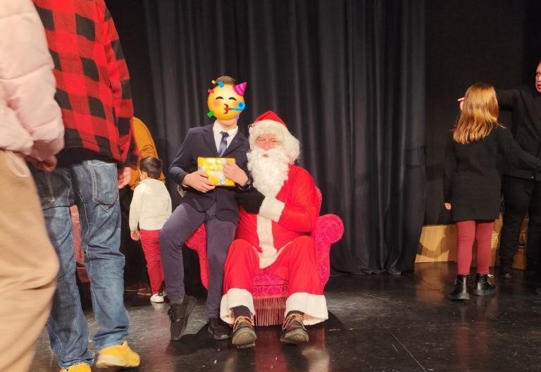 Σέρρες: Με χαμόγελα η χριστουγεννιάτικη εκδήλωση για τα παιδιά των αστυνομικών