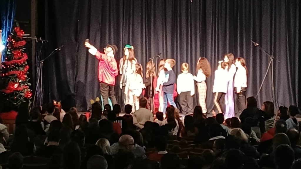 Σέρρες: Με χαμόγελα η χριστουγεννιάτικη εκδήλωση για τα παιδιά των αστυνομικών