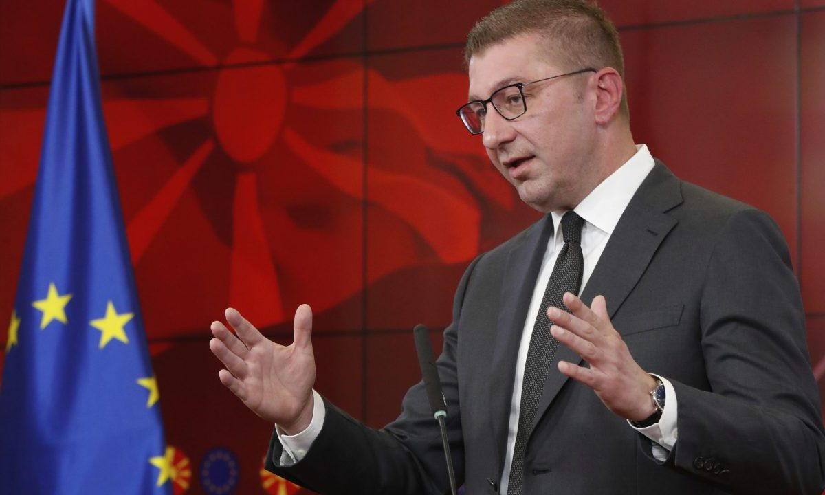 Ο Χρίστιαν Μίτσκοσκι επανεξελέγη αρχηγός του VMRO-DPMNE