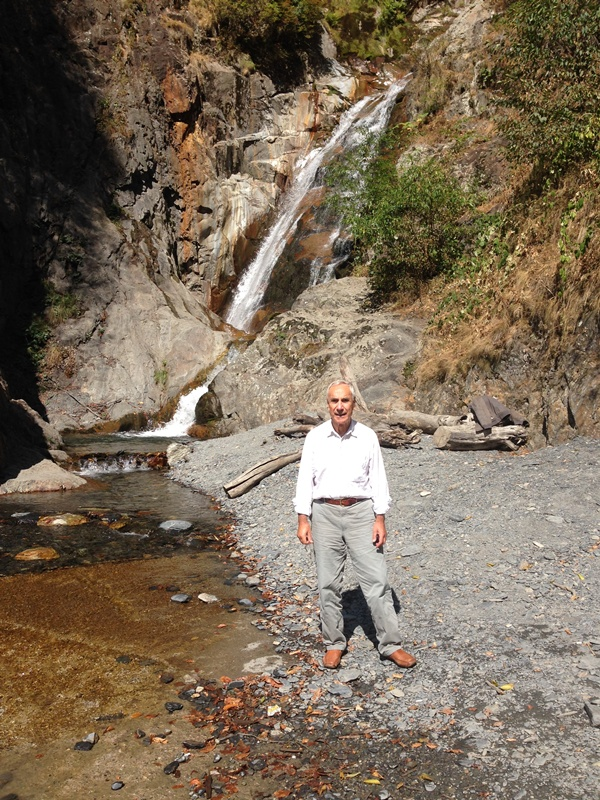 «Ο Νίκος Καζαντζάκης και η πολιτική μέσα από δημοσιογραφικά και ταξιδιωτικά του κείμενα» του Κωνσταντίνου Α. Δημάδη