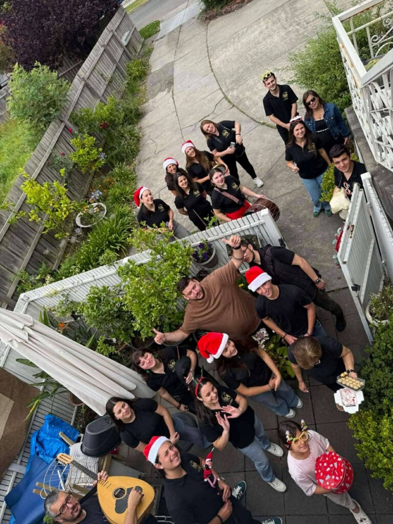 Χριστουγεννιάτικες μελωδίες στις γειτονιές της Μελβούρνης από τον Ελληνικό Πολιτιστικό Σύλλογο «Ο Περικλής»