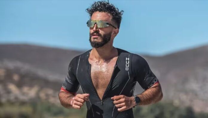 Στο βιβλίο Γκίνες ο ομογενής που διέσχισε πεζός την ηπειρωτική Ελλάδα