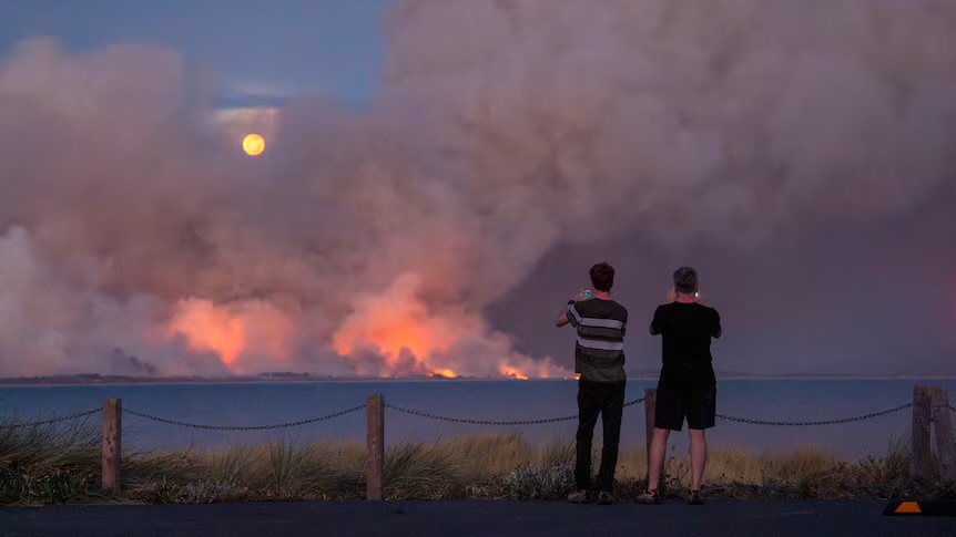 Αυστραλία: Καταστροφικές πυρκαγιές και καύσωνας πλήττουν τη Ν. Ν. Ουαλία