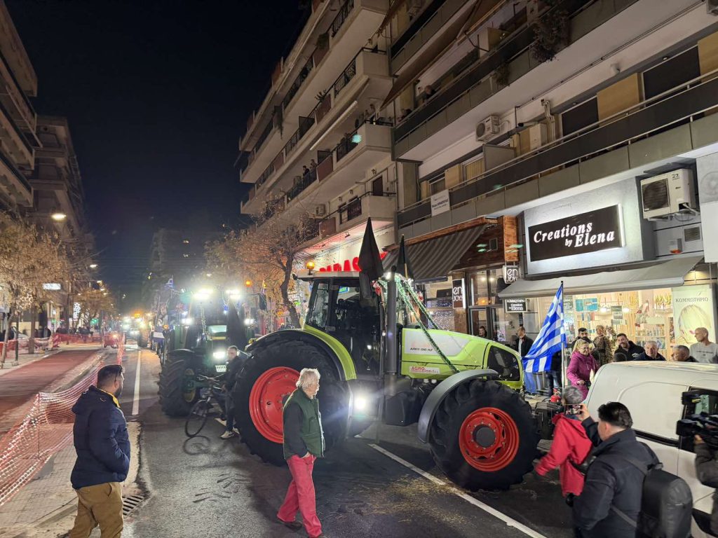 Λάρισα: Κινητοποίηση αγροτών – Δεν τρώμε σανό θέλουμε λύσεις