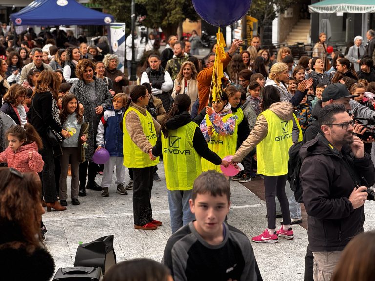 Μια αγκαλιά για όλους: η Παγκόσμια Ημέρα Αναπηρίας στον προαύλιο του Αγίου Νικολάου γίνεται μάθημα ζωής