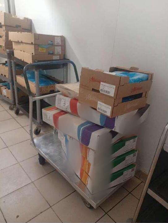 Κατασχέθηκαν 12 τόνοι ακατάλληλων προϊόντων στην Αττική: Χαλασμένα μπιφτέκια, βρόμικους πάγκους και άθλιες συνθήκες υγιεινής εντόπισαν έλεγχοι της Περιφέρειας