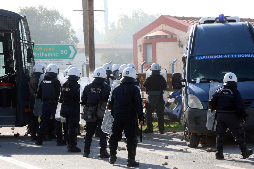 Σε εξέλιξη οι έρευνες για τα επεισόδια στην Κρήτη – Βαρύ κατηγορητήριο για τους πρωτεργάτες, 50 άτομα ταυτοποιήθηκαν