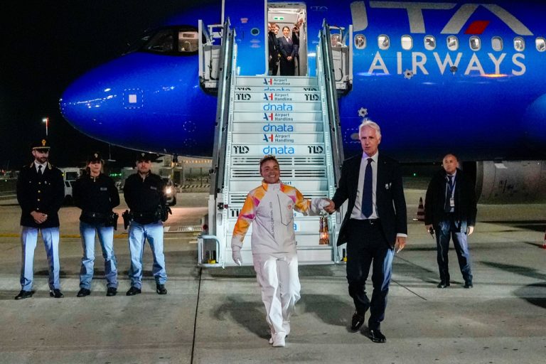 Στη Ρώμη η Ολυμπιακή Φλόγα – Τελετή παρουσία της Τζ. Μελόνι σήμερα, αρχή του οδοιπορικού της το Σάββατο