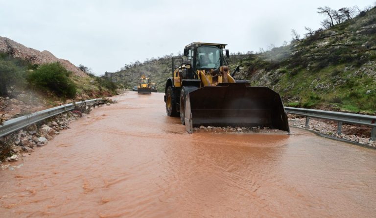 Κακοκαιρία Byron: Κάτω από νερά και λάσπες σπίτια και επιχειρήσεις – Μάχη για την αποκατάσταση των ζημιών στη Δυτική Αττική