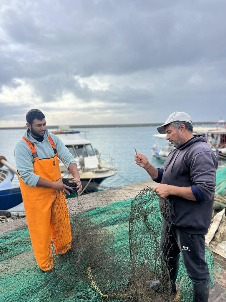 Αλιείς, αγρότες και κτηνοτρόφοι ένωσαν δυνάμεις στο λιμάνι της Καλαμάτας
