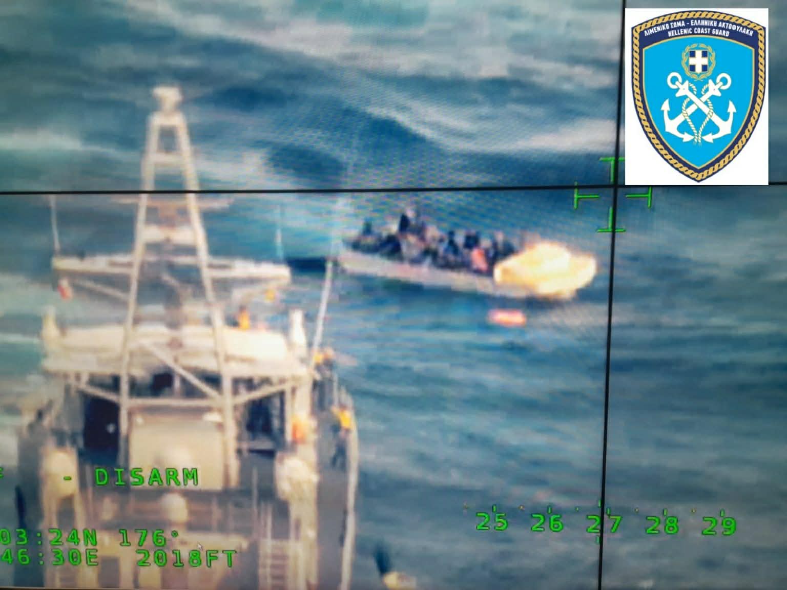 Καλαμάτα: Στις αποθήκες του λιμανιού οι 23 διασωθέντες μετανάστες – Συνελήφθη 33χρονος ως διακινητής