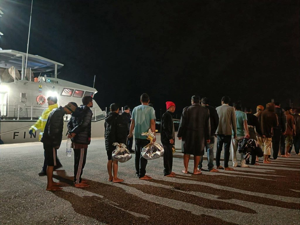 Καλαμάτα: Στις αποθήκες του Λιμανιού οι 24 διασωθέντες μετανάστες