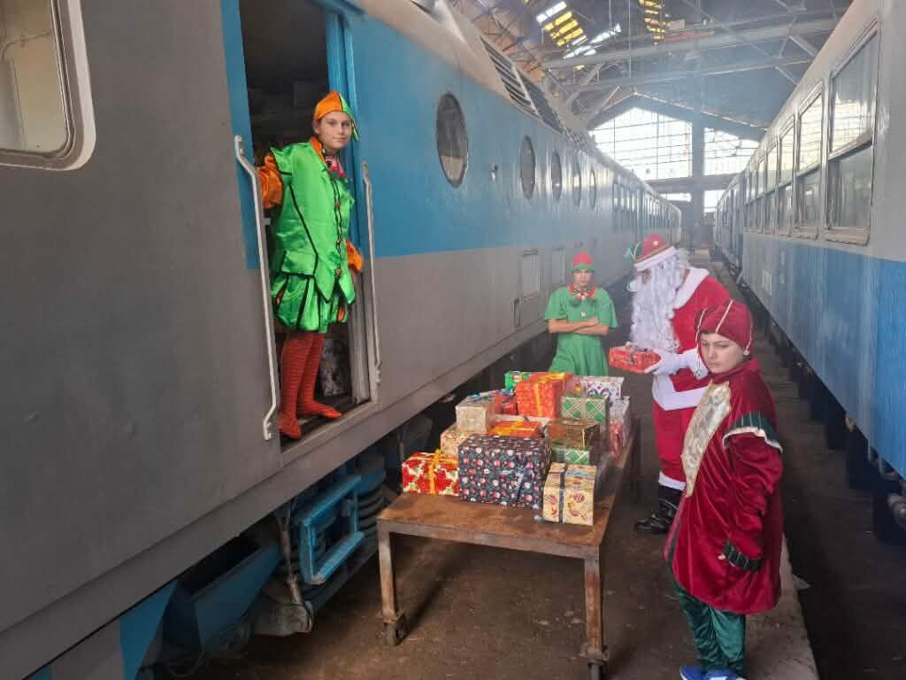 Καλαμάτα: Έτοιμο το τρένο που θα φέρει τον Άγιο Βασίλη