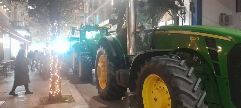 Συλλαλητήριο για τον προϋπολογισμό στην Καρδίτσα με την συμμετοχή αγροτών από τα μπλόκα