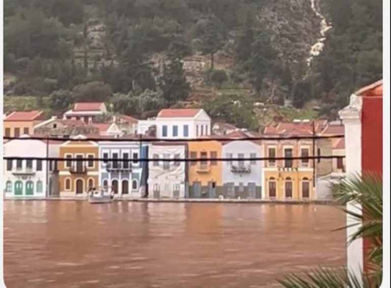 Το Καστελλόριζο χτυπά η κακοκαιρία Byron – Πλημμύρισαν σπίτια και επιχειρήσεις