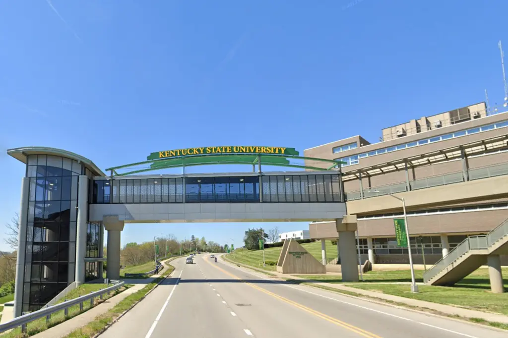 kentaki-pirovolismoi-panepistimio