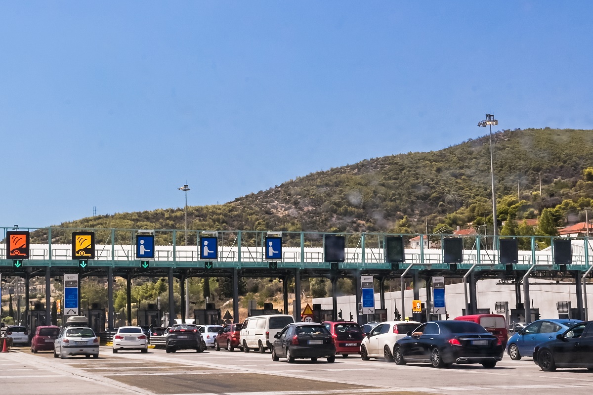 Κ. Δημογλίδου στο ΕΡΤnews Radio 105,8: Αυξημένη κίνηση από τις πρώτες πρωινές ώρες – Πολύ καλύτερη η εικόνα σε σχέση με χθες στο εθνικό δίκτυο μέχρι Λαμία