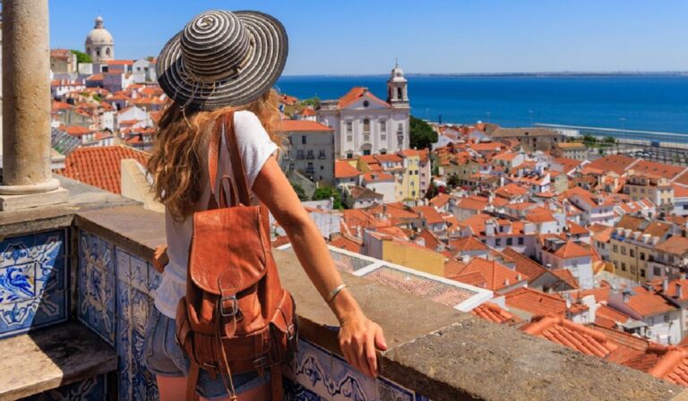 Έως 30 Ιουνίου η υλοποίηση του προγράμματος Κοινωνικού Τουρισμού 2025–2026