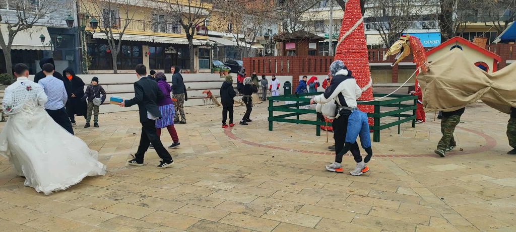 Κοζάνη: Λουγκατσάρια – Έθιμο καμήλας και σόρβα