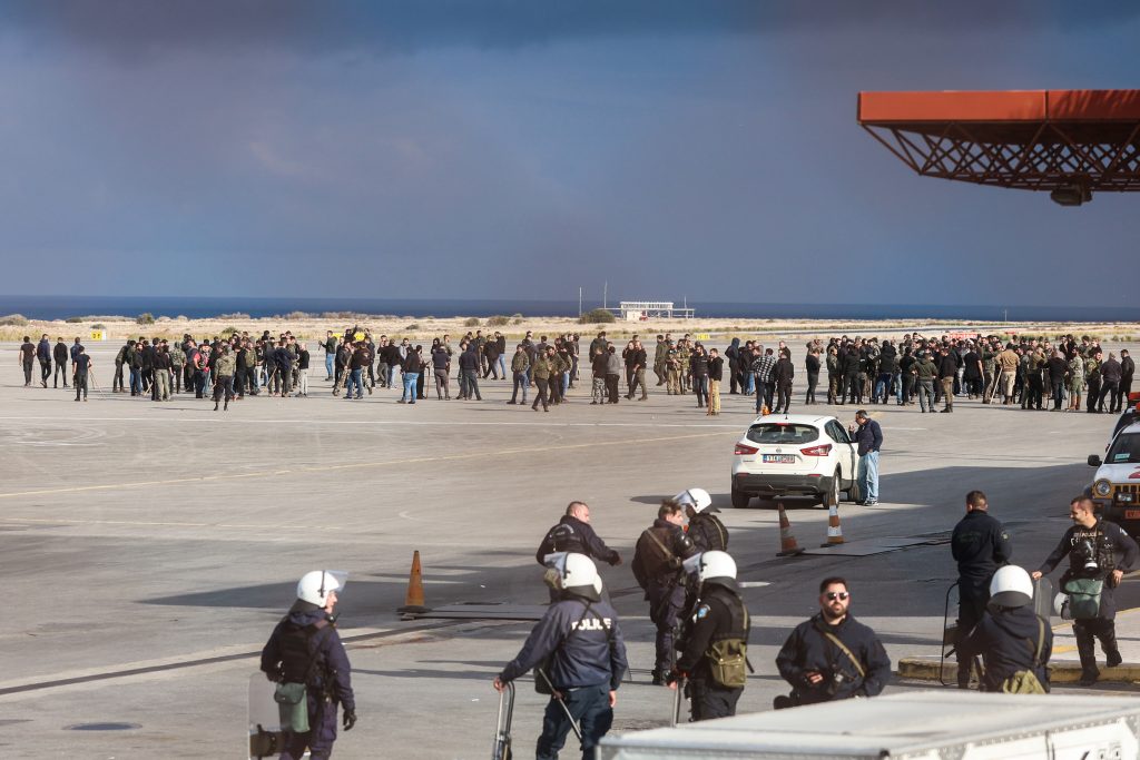 Επεισόδια σε Χανιά – Ηράκλειο: Ταυτοποιήθηκαν πάνω από 200 – Οι 25 με βεβαρημένο παρελθόν