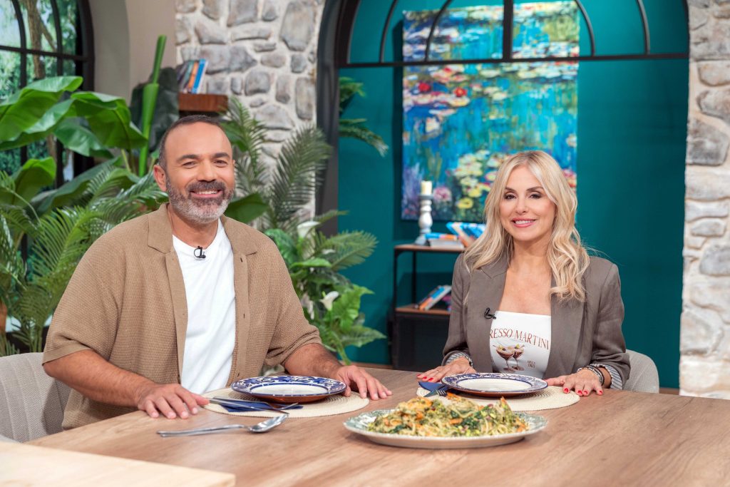 ΕΡΤ1: «ΠΟΠ Μαγειρική» με τον Ανδρέα Λαγό – Καλεσμένοι οι Αλέξανδρος Λογοθέτης, Μάνος Πυροβολάκης, Τίνα Αλεξοπούλου, Ξένια Βέρρα, Ζωή Κρονάκη