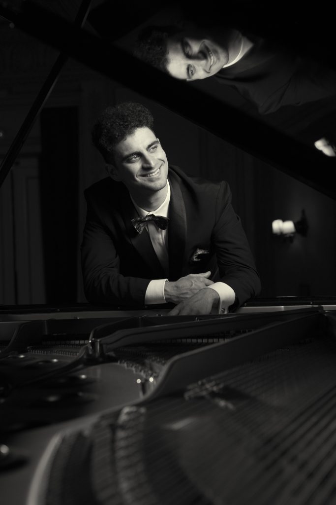 Αλέξανδρος Κυριακόπουλος: Ο νεαρός Έλληνας πιανίστας που χτίζει τη νίκη αθόρυβα στην άλλη άκρη του Ατλαντικού